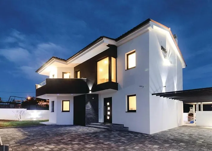 Day Villa *